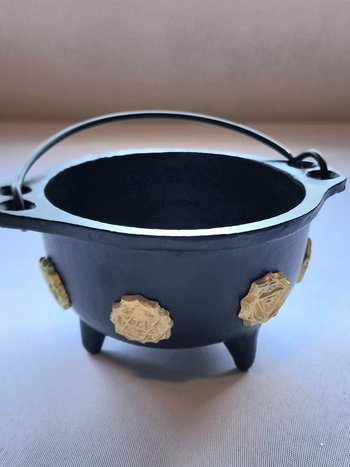 Cast Iron Cauldron w/ Handle 