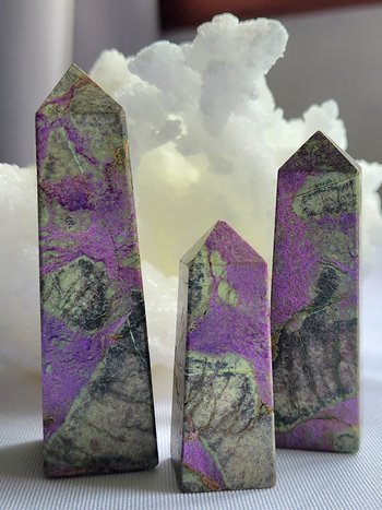 Stichtite in Serpentine Towers