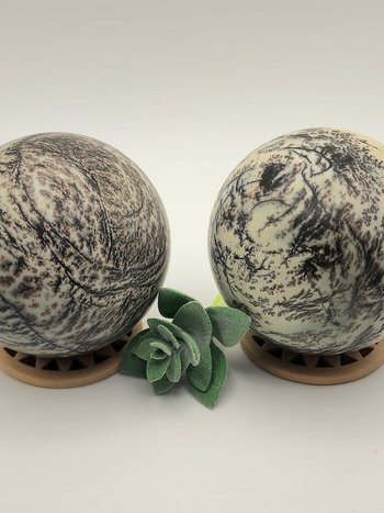 Dendritic Calcite Spheres